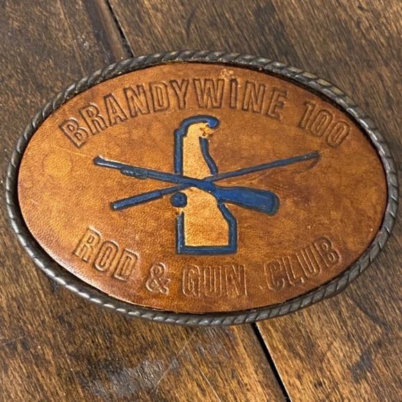 VINTAGE Rod & Gun Club LEATHER Belt Buckle Oval L